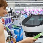 Un robot que guía a usuarios, en supermercados y museos