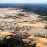 Minería del oro y destrucción ambiental en Perú