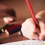El debate..de llevar  tareas escolares.. a casa