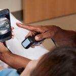 Equipo de ultrasonido..que los médicos pueden cargar en el bolsillo