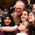 Presidente del MIT propone visa especial .. para estudiantes foráneos (nota de archivo)
