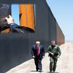 Celebran avances del muro fronterizo con México
